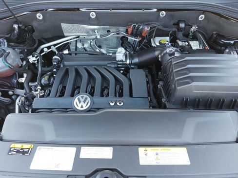 Used 2023 Volkswagen Atlas SE w/ Panoramic Sunroof Package FWD image 34