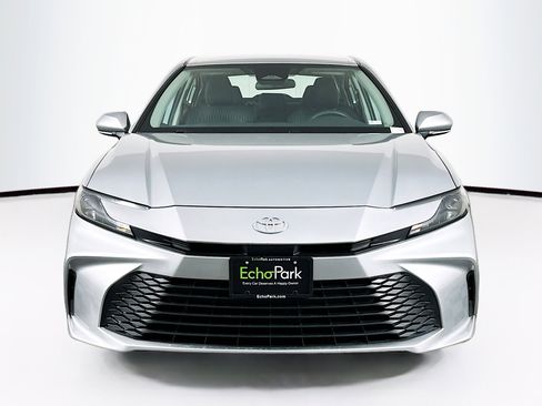 Used 2025 Toyota Camry LE image 2