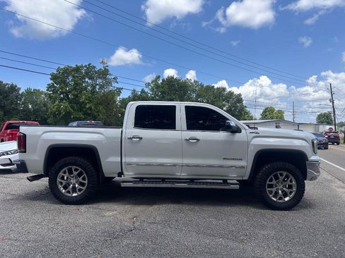 Used 2017 GMC Sierra 1500 SLT AWD/4WD image 1