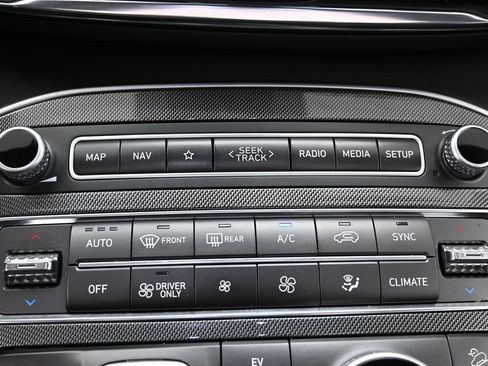 Used 2023 Hyundai Santa Fe Limited AWD/4WD image 31