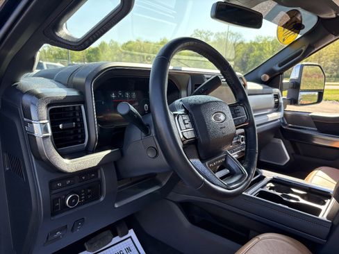 Used 2024 Ford F250 Platinum w/ FX4 Off-Road Package AWD/4WD image 29