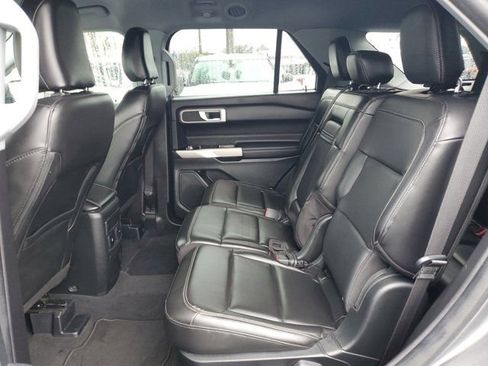 Certified 2022 Ford Explorer XLT w/ Equipment Group 202A image 10