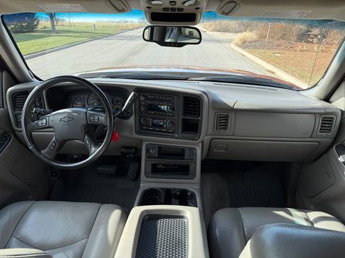 Used 2005 Chevrolet Silverado 2500 LT w/ Heavy-Duty Power Package image 14