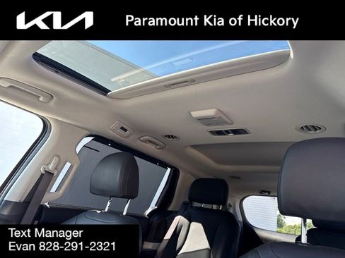 Used 2023 Kia Carnival SX Prestige FWD image 40