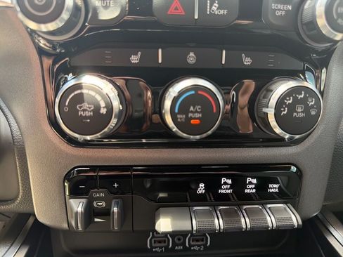 Used 2025 RAM 1500 Big Horn AWD/4WD image 22