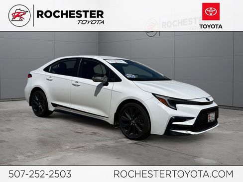 Certified 2024 Toyota Corolla SE FWD image 1