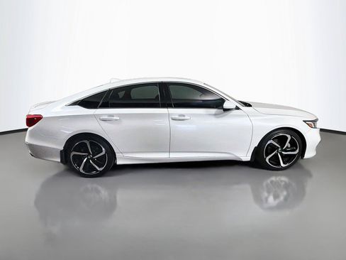 Used 2019 Honda Accord Sport image 4