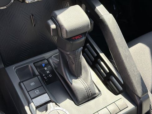 Used 2025 Toyota Tacoma TRD Off-Road AWD/4WD image 15