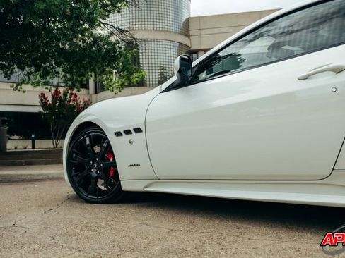 Used 2013 Maserati GranTurismo Sport image 29