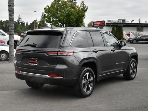 Used 2023 Jeep Grand Cherokee 4WD 4xe image 8