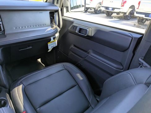 New 2025 Ford Bronco Badlands image 17