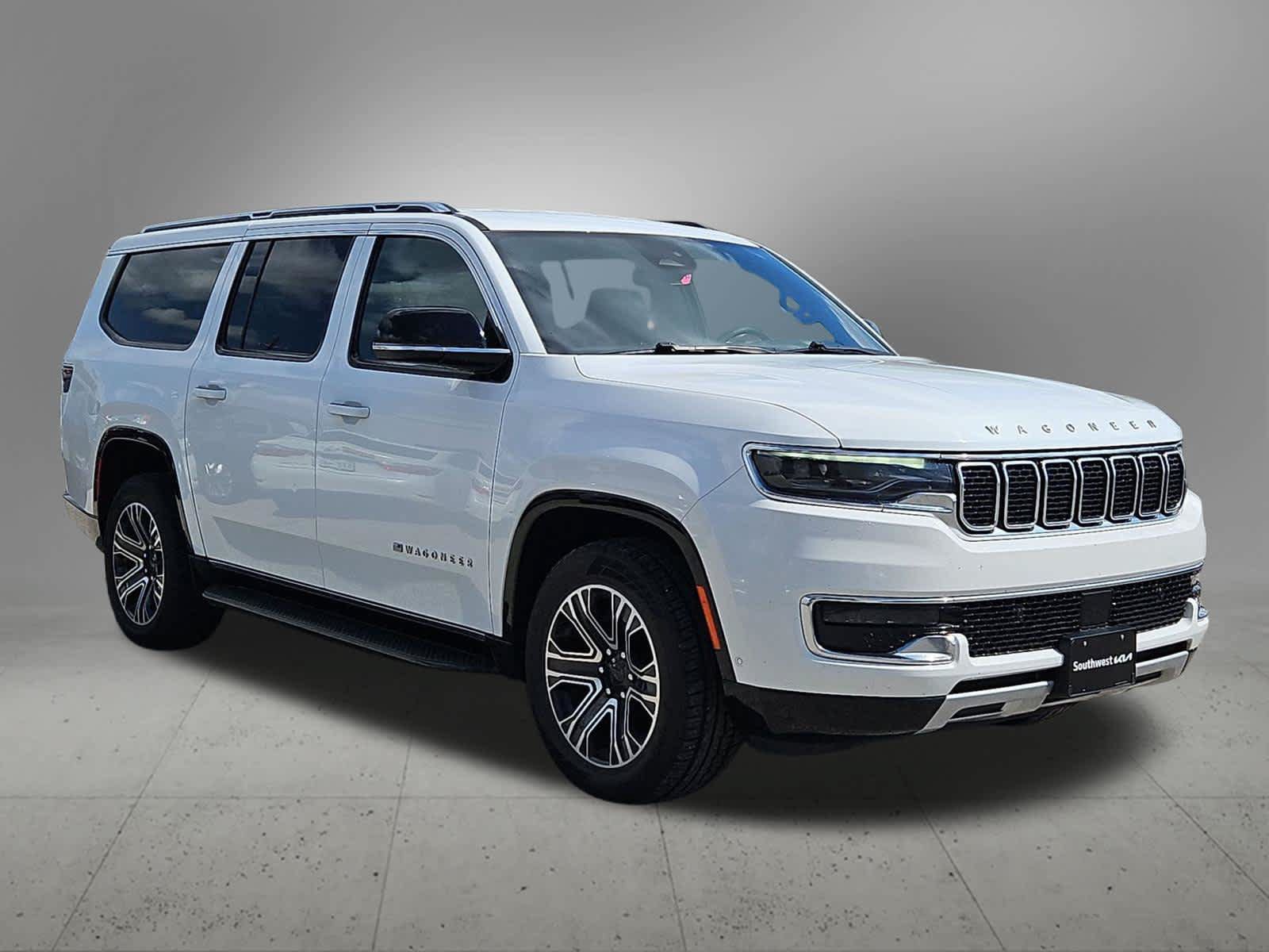 Used 2024 Jeep Wagoneer L Series II w/ Flexible Seating Group RWD image 8