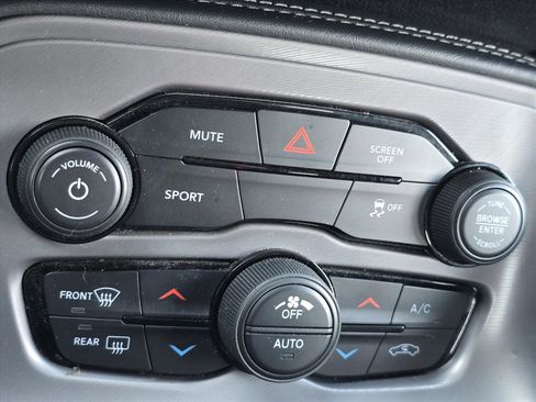 Used 2023 Dodge Challenger SXT image 15