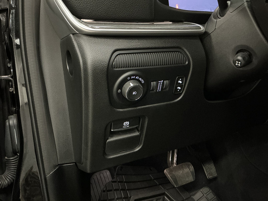 Used 2022 Jeep Wagoneer Series II w/ Premium Group I AWD/4WD image 15