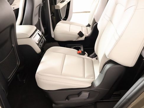 New 2026 Lincoln Aviator Premiere image 12