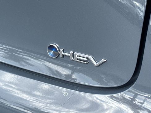 New 2027 Toyota Prius LE FWD image 12