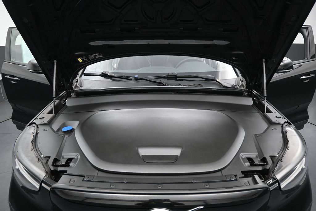 Used 2023 Volvo C40 P8 Recharge Plus AWD/4WD image 34
