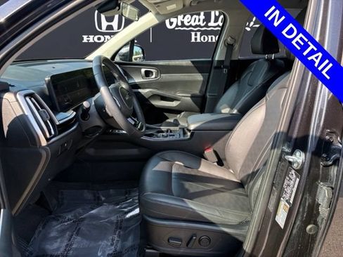 Used 2025 Kia Sorento S FWD image 9