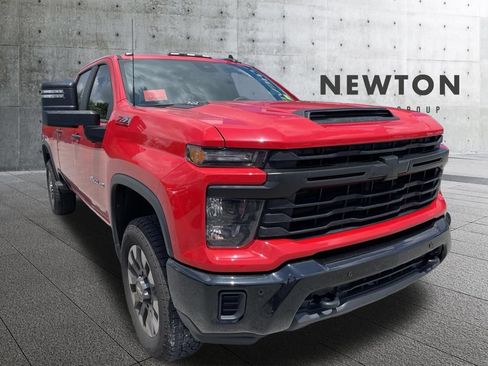 Used 2025 Chevrolet Silverado 2500 Custom w/ Custom Value Package AWD/4WD image 1