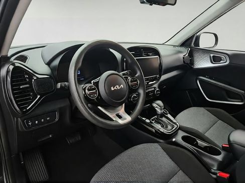 Used 2023 Kia Soul S FWD image 9