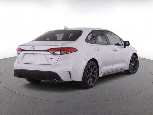 Used 2024 Toyota Corolla SE FWD image 6
