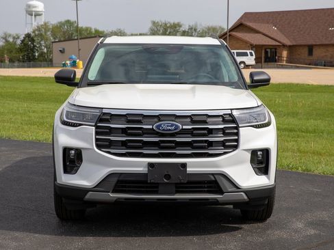 New 2026 Ford Explorer Active w/ Active Comfort Package AWD/4WD image 2