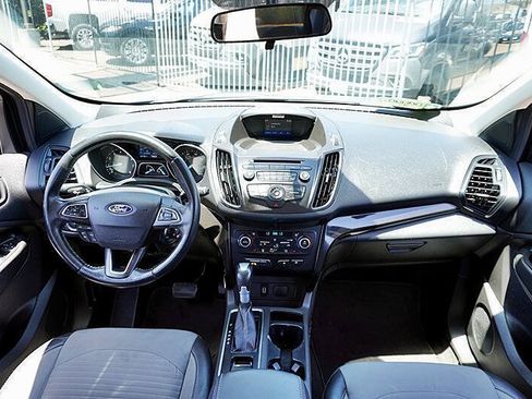 Used 2018 Ford Escape SE w/ SE Sport Appearance Package FWD image 18