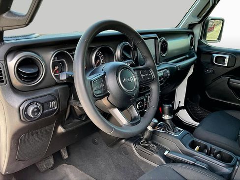 Used 2023 Jeep Gladiator Sport AWD/4WD image 18