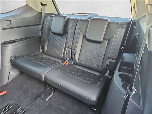 Used 2025 Volkswagen Atlas SE FWD image 19