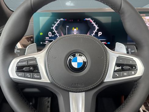 New 2026 BMW X7 xDrive40i w/ M Sport Package AWD/4WD image 15