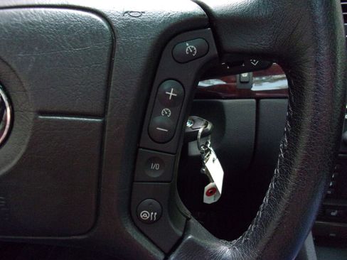 Used 2001 BMW 740iL image 22