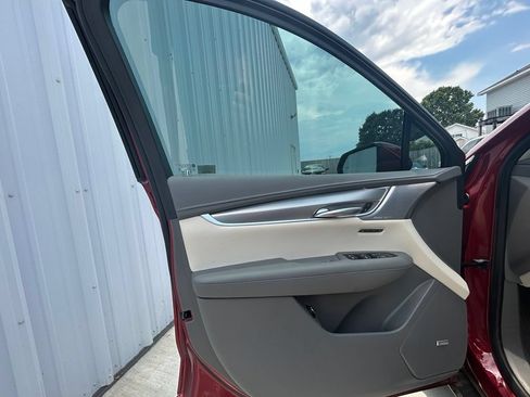 Used 2023 Cadillac XT5 Premium Luxury FWD image 14
