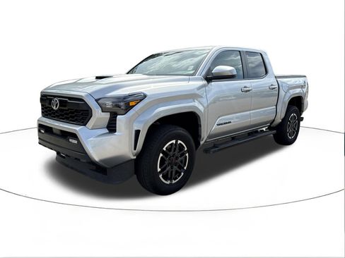 Used 2025 Toyota Tacoma TRD Sport AWD/4WD image 7