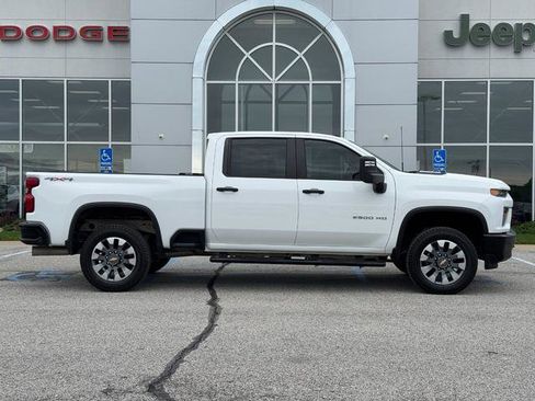 Used 2023 Chevrolet Silverado 2500 Custom w/ Custom Value Package AWD/4WD image 1