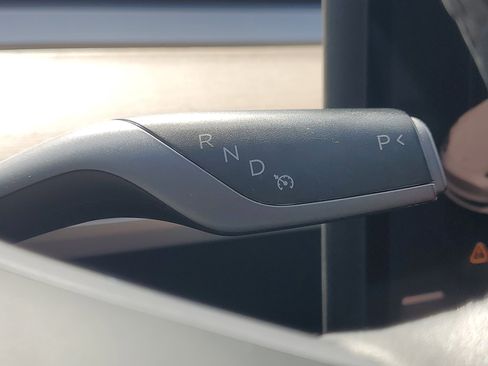 Used 2023 Tesla Model 3 Standard Range RWD image 29