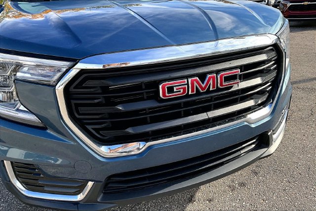 Used 2024 GMC Terrain SLE w/ Driver Convenience Package FWD image 30
