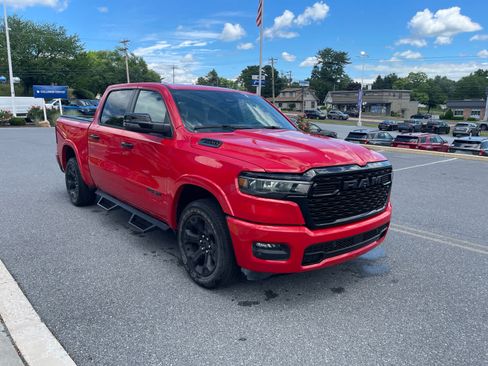Used 2025 RAM 1500 Big Horn AWD/4WD image 7