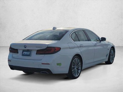 Used 2023 BMW 530e w/ Premium Package RWD image 5