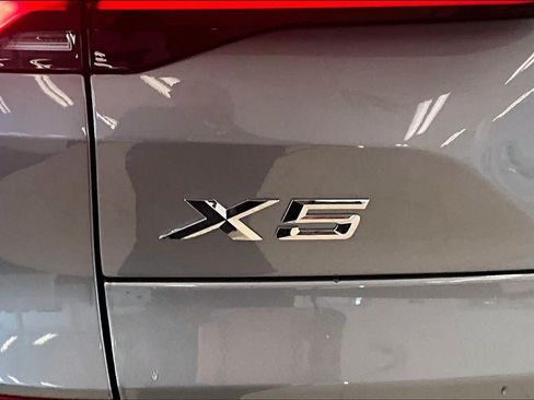 Used 2025 BMW X5 xDrive40i w/ M Sport Package AWD/4WD image 30