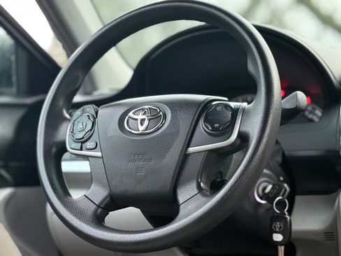 Used 2012 Toyota Camry LE image 13
