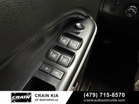 Used 2020 Chevrolet Colorado LT RWD image 10