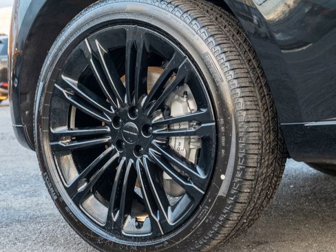 New 2026 Land Rover Range Rover SE image 9