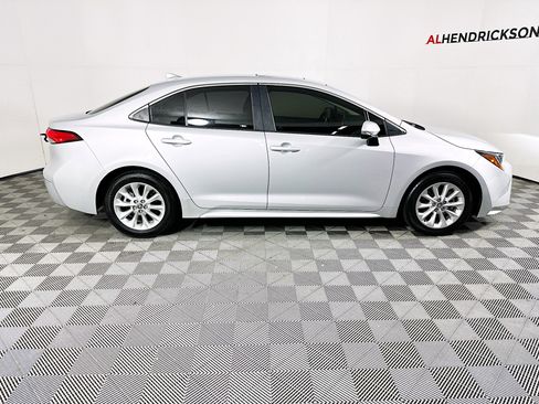 Used 2021 Toyota Corolla XLE image 2
