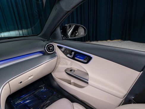 Certified 2025 Mercedes-Benz C 300 Sedan image 23