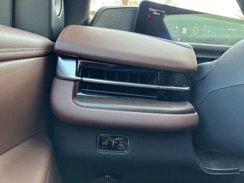 Certified 2025 Lincoln Navigator Reserve image 28