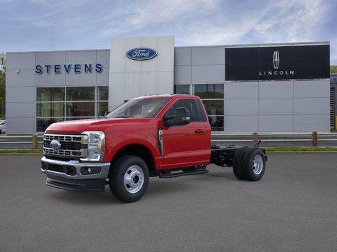 New 2025 Ford F350 XL w/ XL Chrome Package image 2