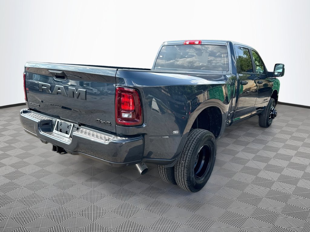 New 2027 RAM 3500 Big Horn AWD/4WD image 5