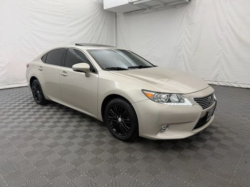 Used 2015 Lexus ES 350 w/ Luxury Package FWD image 4