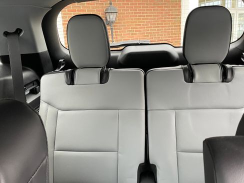 Used 2021 Ford Explorer XLT w/ Equipment Group 202A image 30