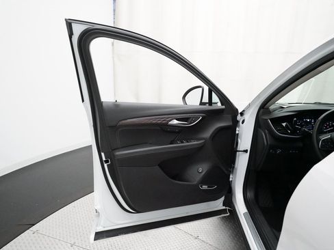 Used 2023 Buick Envision Avenir image 28